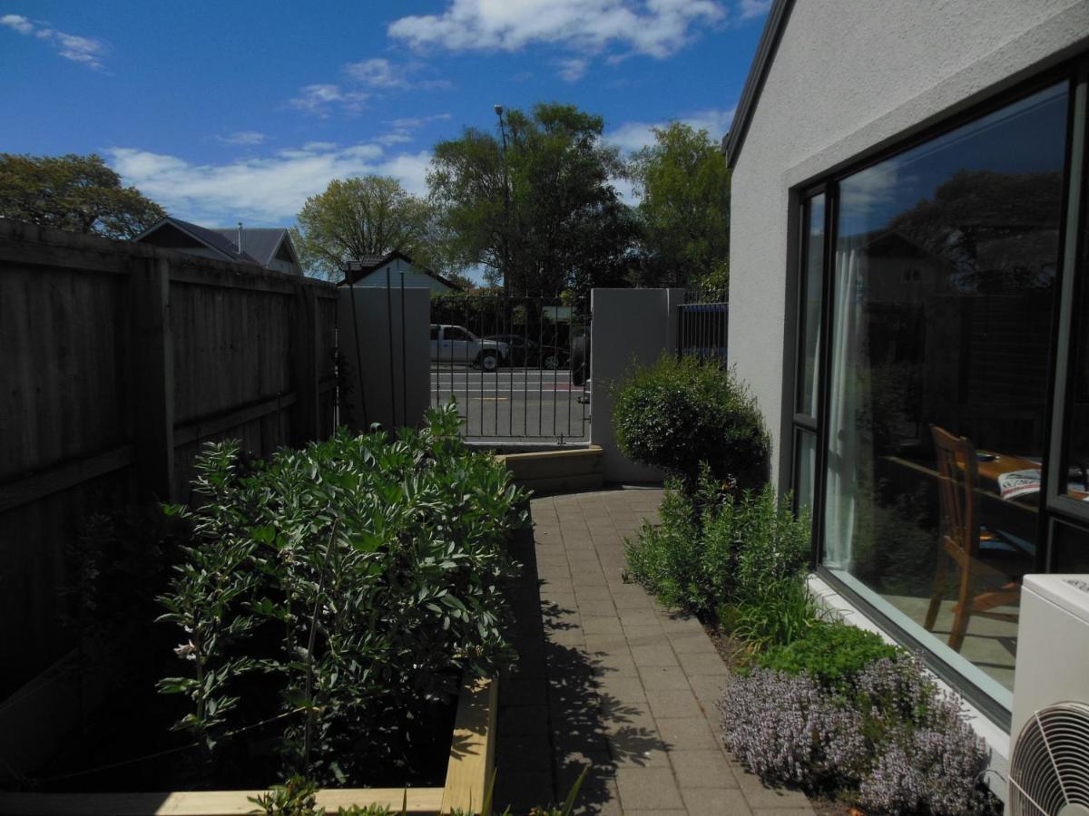 Garden Bed And Breakfast Christchurch Dış mekan fotoğraf